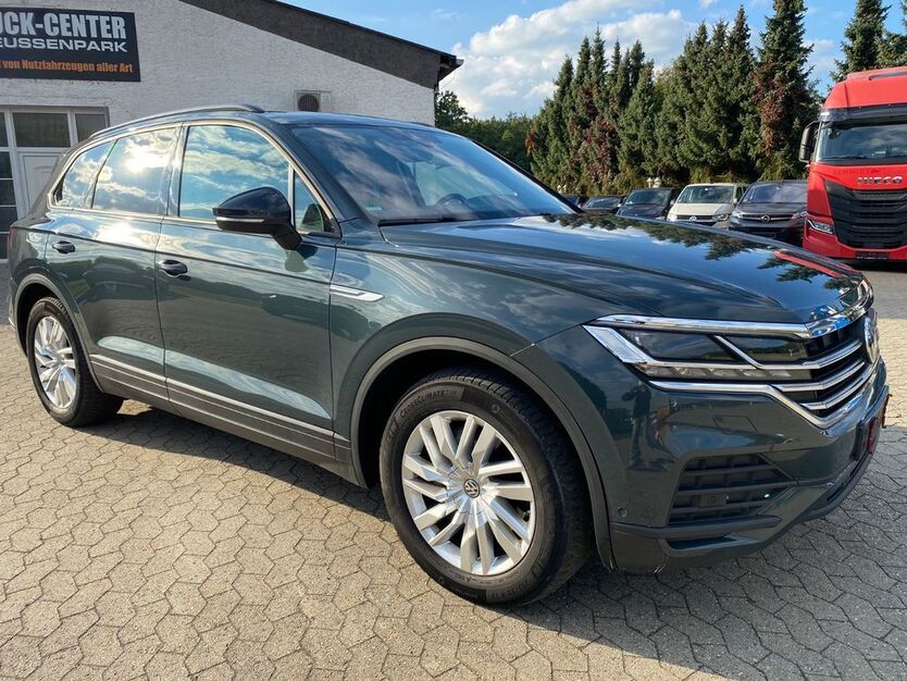 VW Touareg 242.400 km 30.900 € Trebbin 14959