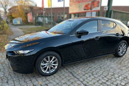Mazda 3 64.000 km 15.950 &euro; Berlin-Spandau 13585