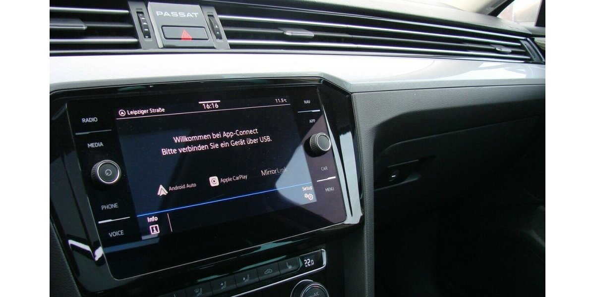 VW Passat 2.0TDi Business Panorama ACC IQ.Light 142.589 km 16.980 &euro; Falkensee 14612
