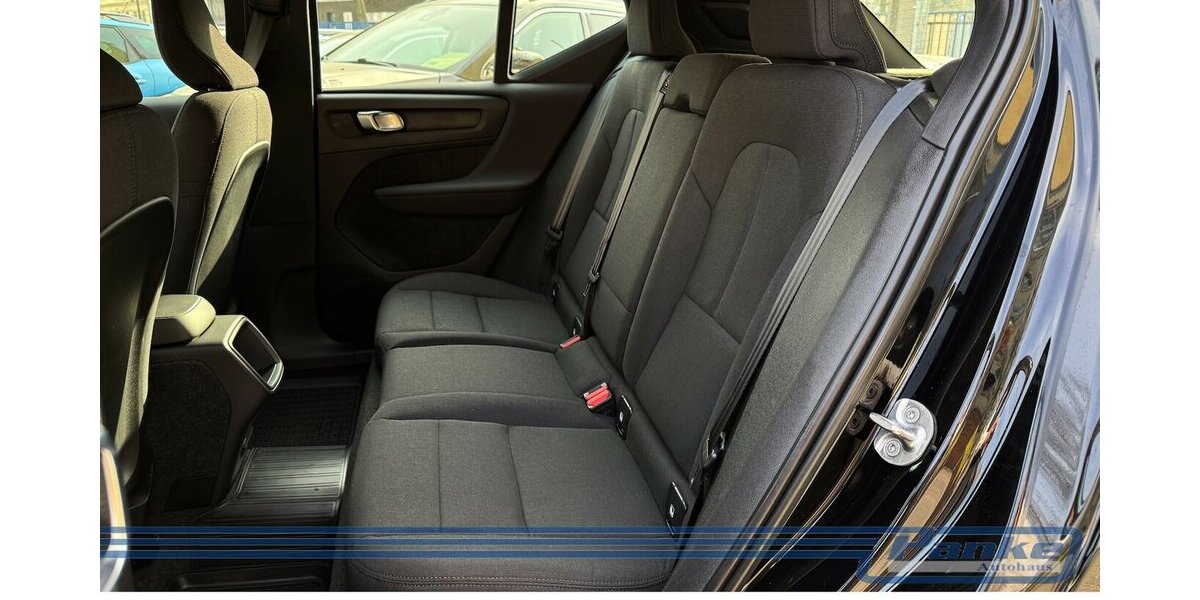 Volvo XC40 Essential 2WD 8G*LED*Virtuall*PDC*BT*Tempo* 15.156 km 26.990 &euro; Berlin 13187