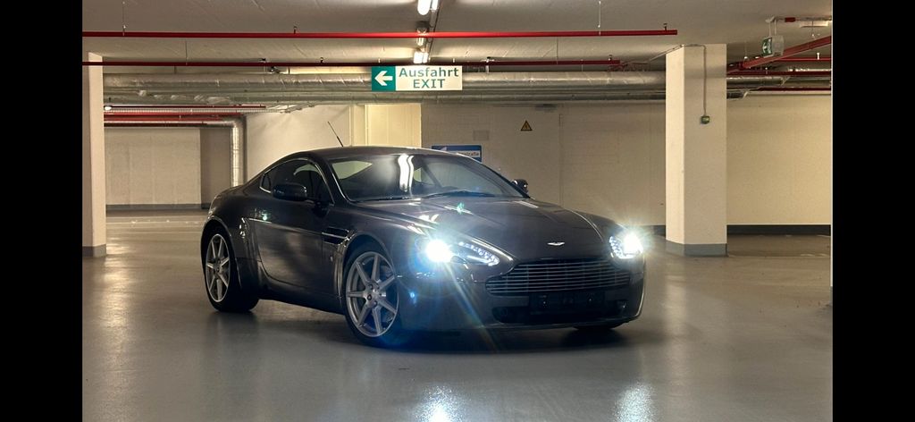 Aston Martin V8 Vantage 60.000 km 59.900 € Berlin 10117