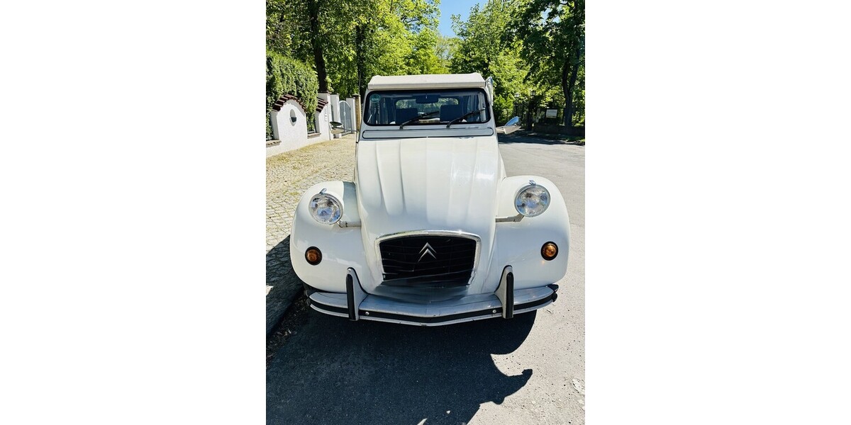 Citroen 2 CV 68.000 km 15.500 € Berlin 10178