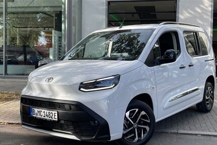 Toyota Proace (Verso) 2.009 km 43.990 € Berlin 13403