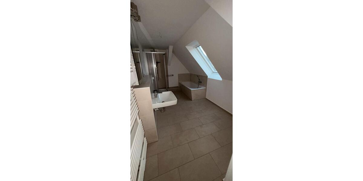 Dachgeschoßwohnung Falkensee - 2 Zimmer, 90 m&sup2;, 1.150&euro; | Angebot:26346965