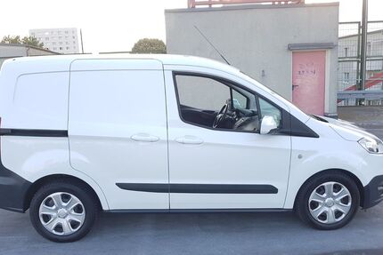 Ford Transit Courier 80.900 km 9.600 &euro; Berlin 13581