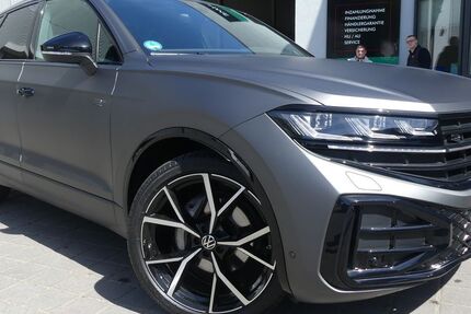 VW Touareg 17.754 km 78.800 &euro; Berlin 13156