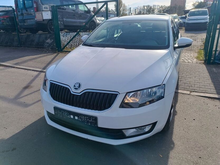 Skoda Octavia 147.000 km 6.490 € Berlin 13597