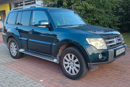 Mitsubishi Pajero 206.612 km 10.000 € Berlin 12305