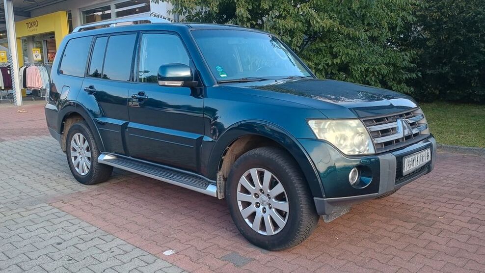 Mitsubishi Pajero 206.612 km 10.000 € Berlin 12305
