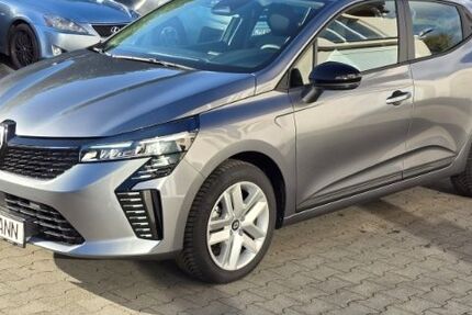 Renault Clio 30.000 km 18.890 € Berlin 12247