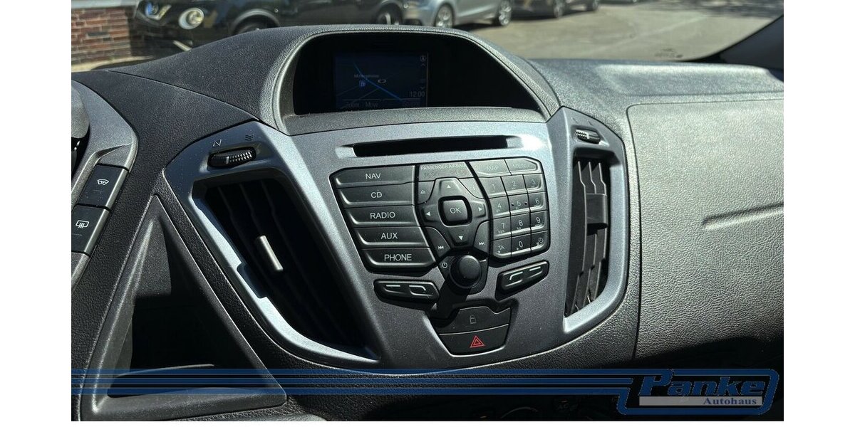 Ford Tourneo Custom 300 L1 Titanium*8Sitz*AHK*SHZ*NAV 100.000 km 18.990 &euro; Berlin 13187