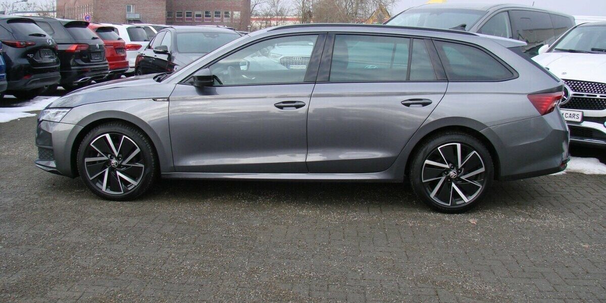 Skoda Octavia 2.0TDi Sportline LED 360º Canton HUD 39.383 km 30.980 &euro; Falkensee 14612