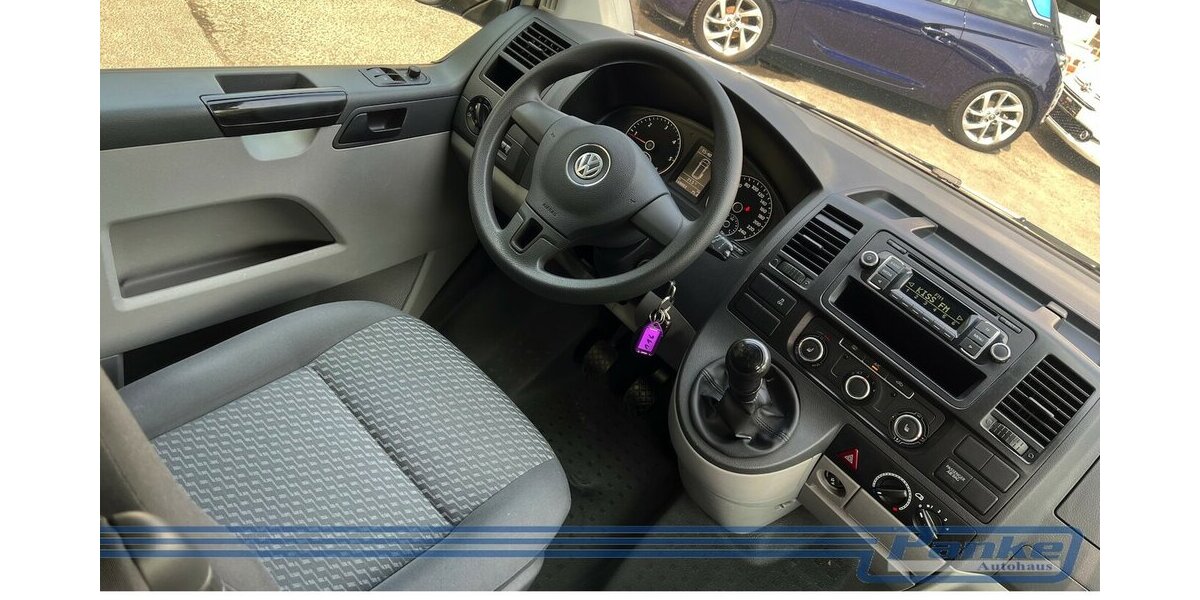 VW T5 Transporter Kombi 1. Hand 8 sitzer 169.000 km 14.990 € Berlin 13187