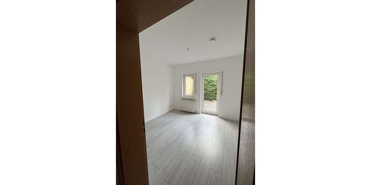 Leerstehendes Reihenendhaus: 100m² groß + ruhig im Grünen gelegen, Falkensee, nahe Potsdam + Berlin 4 zimmer