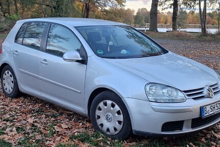 VW Golf V 122.000 km 5.000 € Berlin 10178