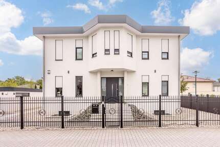 Haus Potsdam Krampnitz - 8 Zimmer, 400 m&sup2;, 1.995.000&euro; | Angebot:26972660