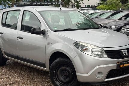 Dacia Sandero 83.000 km 2.490 &euro; Berlin 13127