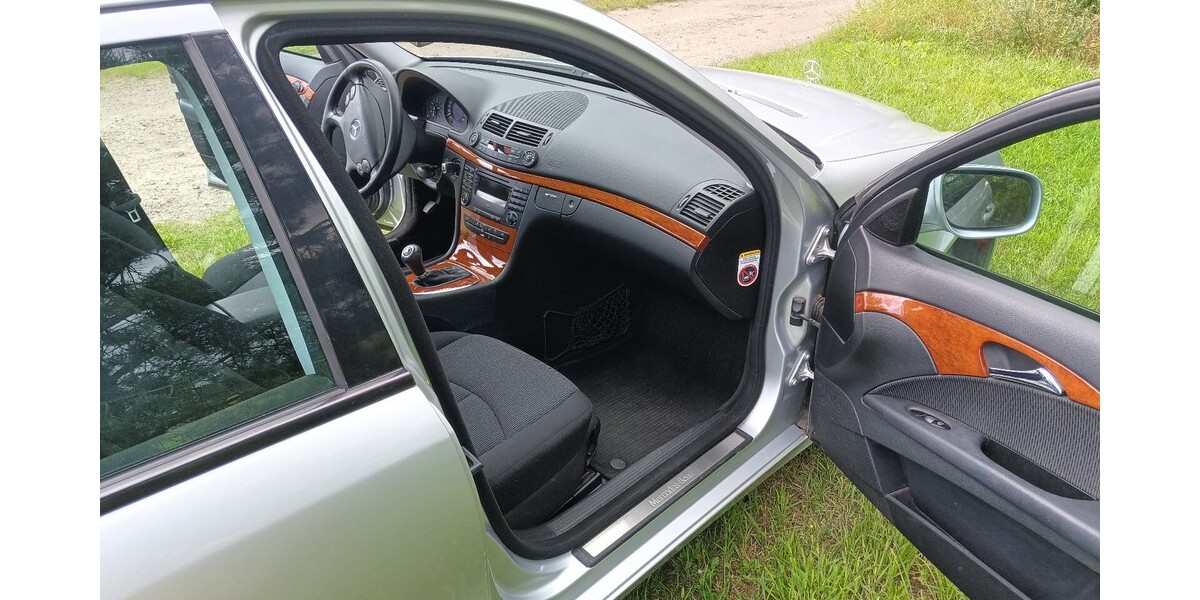 Mercedes-Benz E 200 223.000 km 5.300 € Brieselang 14656