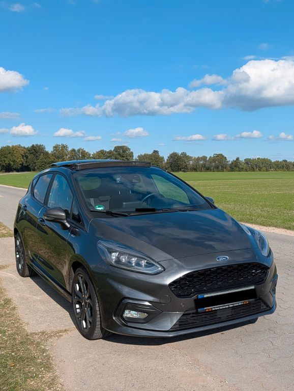 Ford Fiesta 37.400 km 16.900 € Hennigsdorf 16761