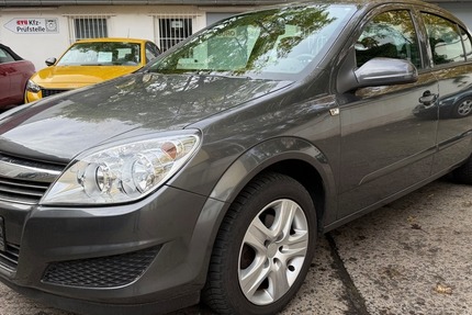 Opel Astra H 1.6 Edition 31700KM Scheckheft Klima PDC 37.188 km 4.700 &euro; Berlin 10247