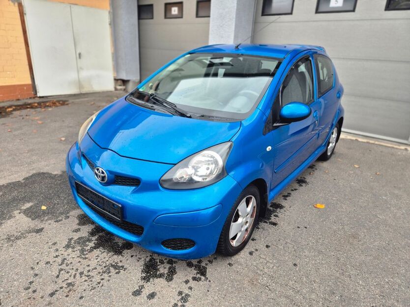 Toyota Aygo (X) 120.000 km 3.290 € Berlin 13435