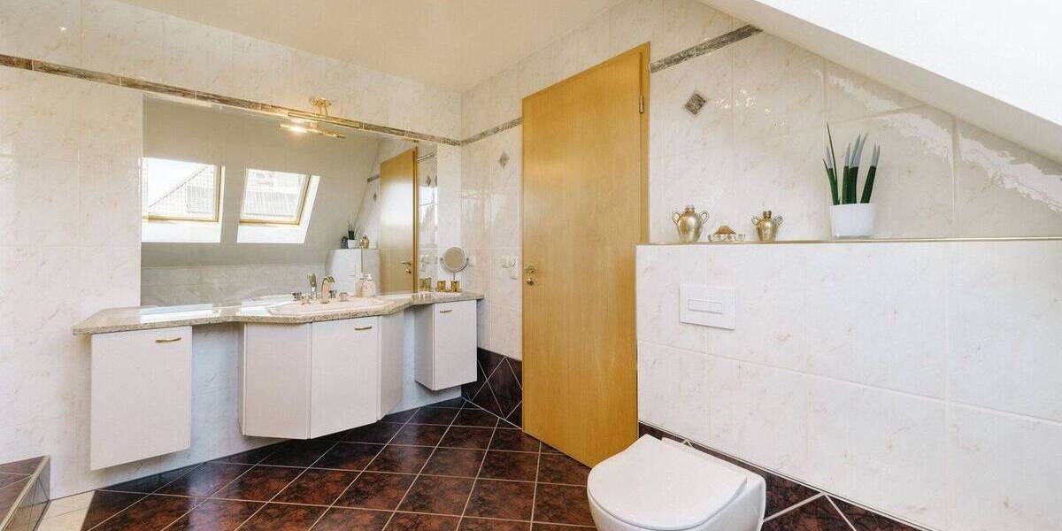 Mehrfamilienhaus, Wohnhaus Werder (Havel) - 9 Zimmer, 251 m&sup2;, 1.150.000&euro; | Angebot:26528363