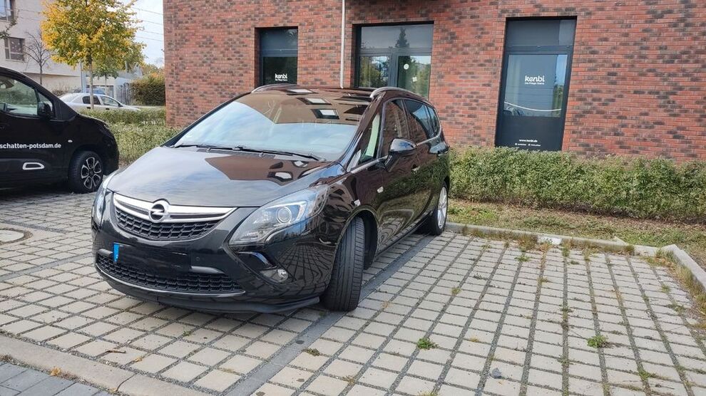 Opel Zafira Tourer 170.000 km 7.500 € Potsdam 14469