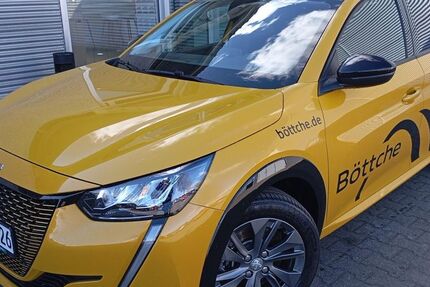 Peugeot 208 8.266 km 20.850 € Brandenburg an der Havel 14772