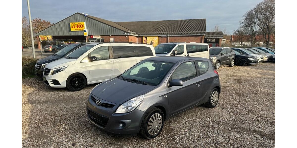Hyundai i20 180.000 km 2.490 &euro; Berlin 13127
