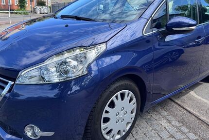 Peugeot 208 31.000 km 9.990 &euro; Berlin - Tempelhof 12107