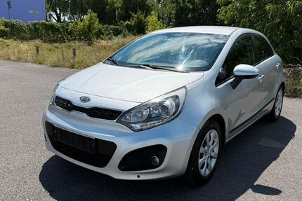 Kia Rio 99.998 km 3.999 &euro; Berlin 12057