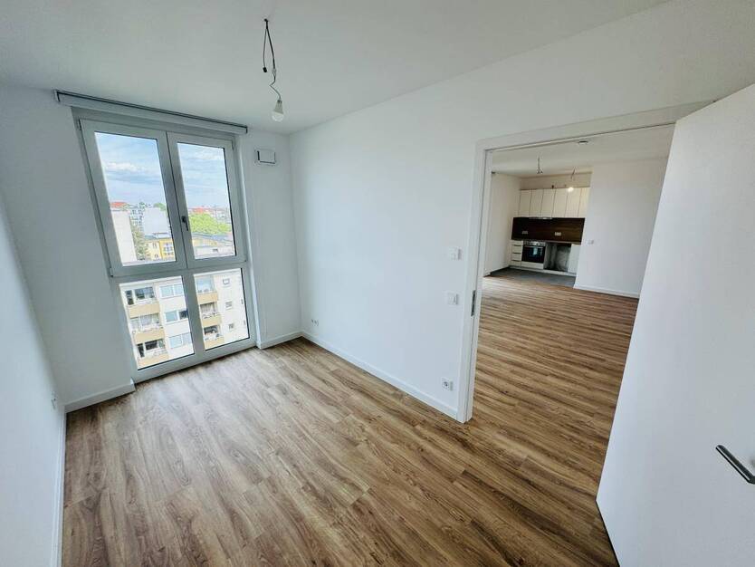 Geräumige Wohnung nahe Barbarossaplatz! *2x Balkone EBK Aufzug*