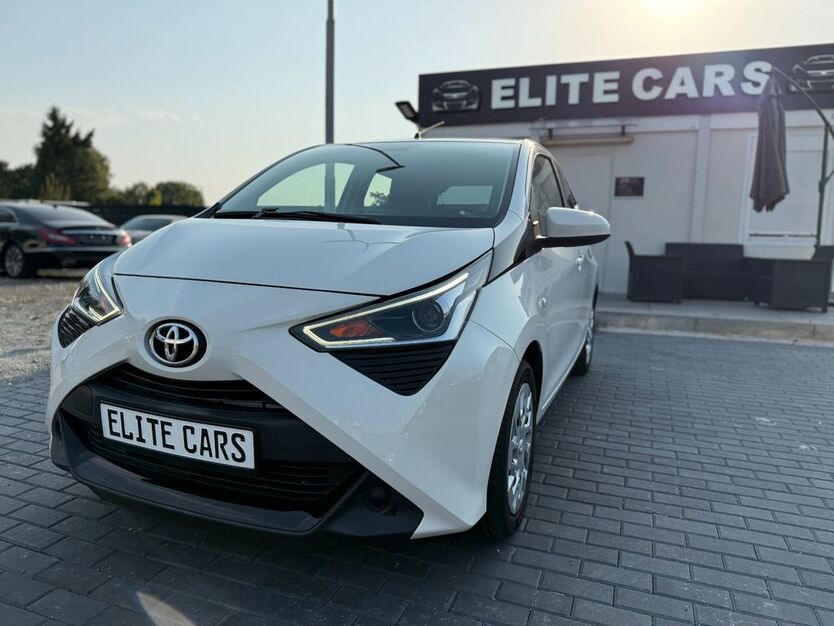 Toyota Aygo (X) 69.000 km 11.990 € Berlin 12307