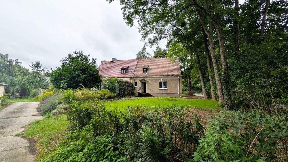 Sanierungsobjekt - 6-Zimmer-Doppelhaushälfte in Bornim 6 zimmer