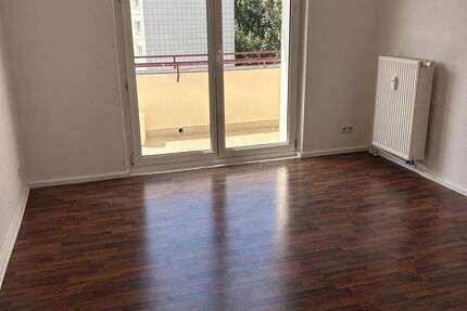 Bezugsfrei nähe Alex mit Süd-Balkon 3 zimmer