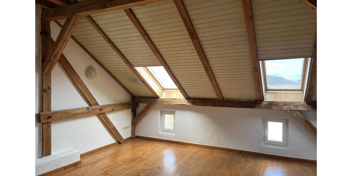 Dachgeschoßwohnung Ludwigsfelde - 3.5 Zimmer, 120 m&sup2;, 1.179&euro; | Angebot:25232695