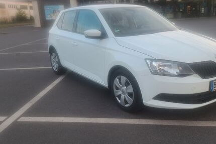 Skoda Fabia 31.500 km 9.590 &euro; Berlin 12559