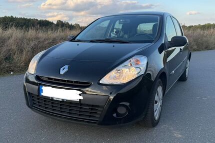 Renault Clio 212.022 km 2.300 &euro; Mahlow 15831
