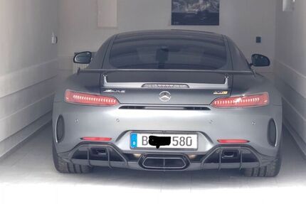 Mercedes AMG GT R
