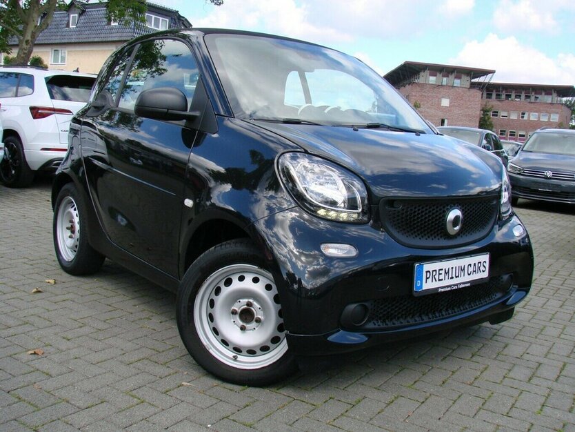 Smart ForTwo Coupé Pure Cool & Audio Tempomat 122.519 km 8.980 € Falkensee 14612