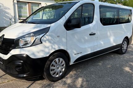 Renault Trafic 398.700 km 9.877 &euro; Berlin 12681
