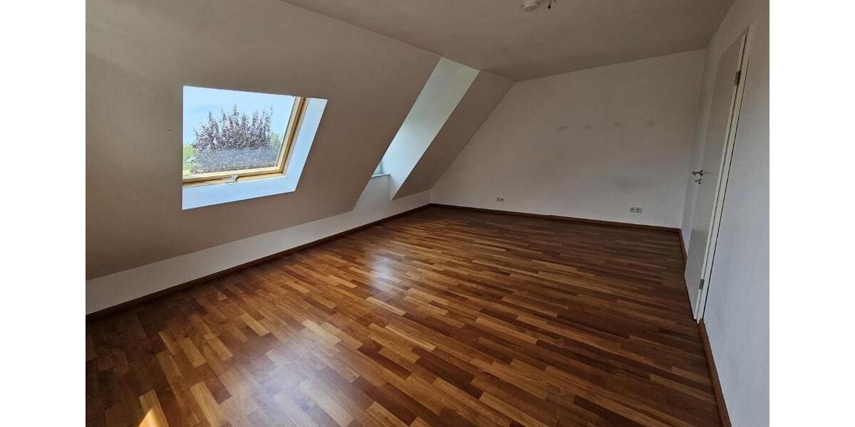 Neuwertige Doppelhaushälfte mit 4 Zimmern 4 zimmer