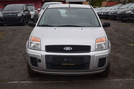 Ford Fusion 121.000 km 2.499 € Berlin 13597