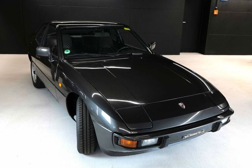 924
