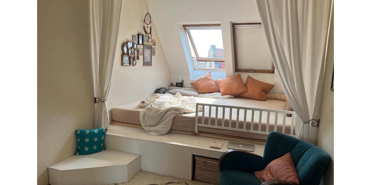 Dachgeschoßwohnung Berlin Friedrichshain-Kreuzberg - 3 Zimmer, 100 m&sup2;, 2.000&euro; | Angebot:26022400