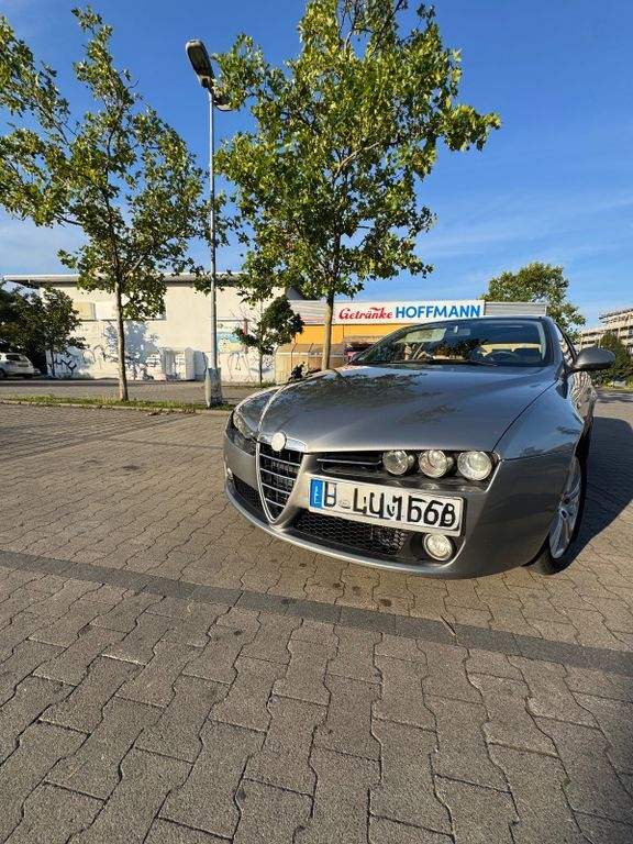 Alfa Romeo 159 211.000 km 2.900 € Berlin 13156