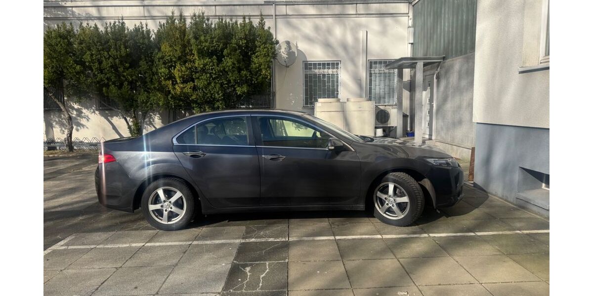 Honda Accord 72.000 km 12.499 &euro; Berlin 10117