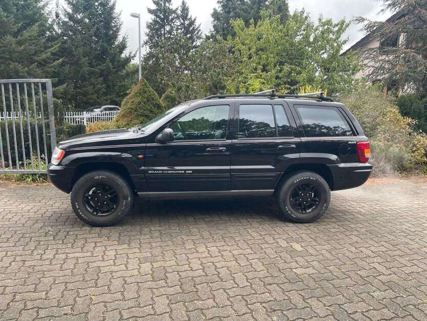 Jeep Grand Cherokee 315.000 km 5.885 € Trebbin 14959