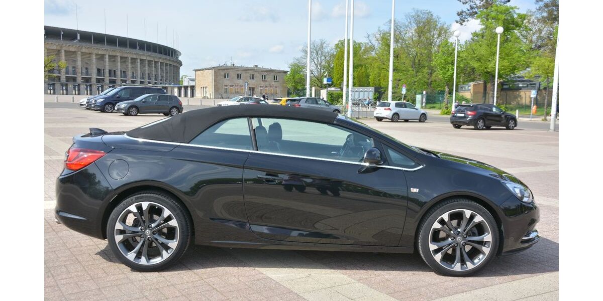 Opel Cascada 53.400 km 17.750 € Berlin 13581