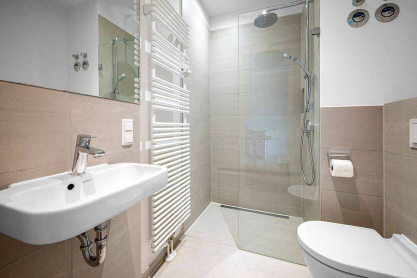 ?? Wohntraum mit Dachterrasse & Loggia - Einzigartige 2-Zimmer Neubau-Whg im Herzen von Berlin-Mitte